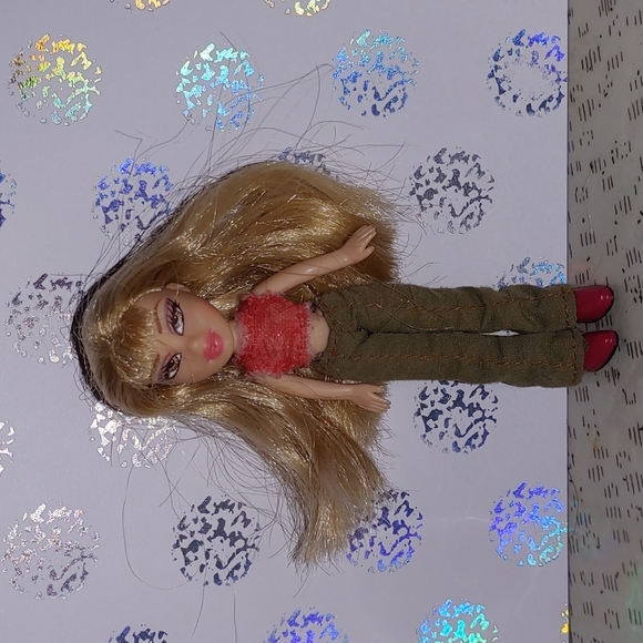 MGA L'il Bratz Funky Fashions Slip On N Off Chloe 2003 - Picture 4 of 5